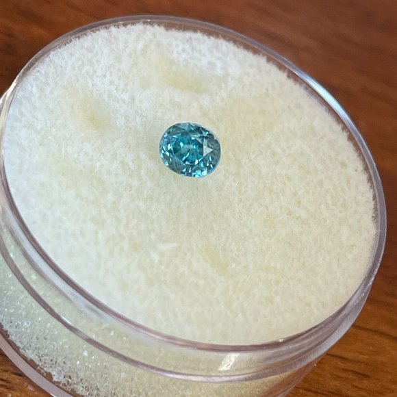 1.08 ct gorgeous color Natural Oval Blue Zircon - Picture 3 of 4